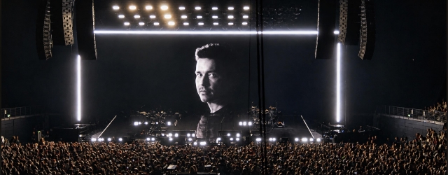 Nico Santos eröffnet seine Berliner Show vor ausverkauftem Haus in der Max-Schmeling-Halle.